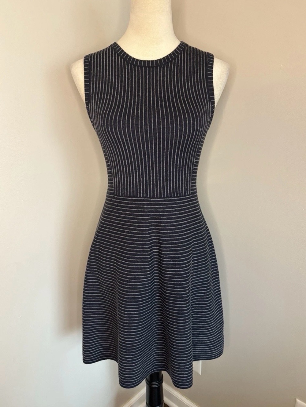 Theory Randria Evian Pinstripe Wool Blend Knit Dress Sleeveless Fit Flare Small